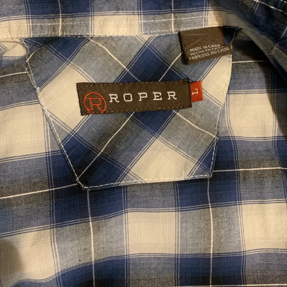 Size L -Long sleeve button up ROPER shirt.